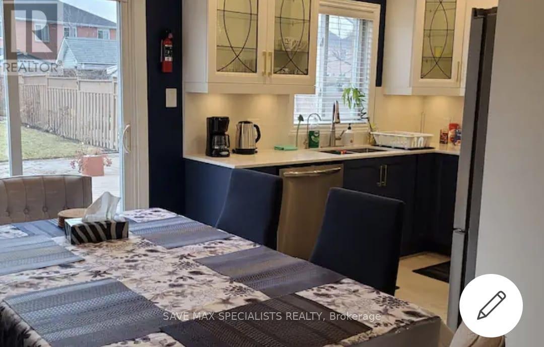 1393 Inuit Trail, Mississauga, ON, L5N 7R8 - 3