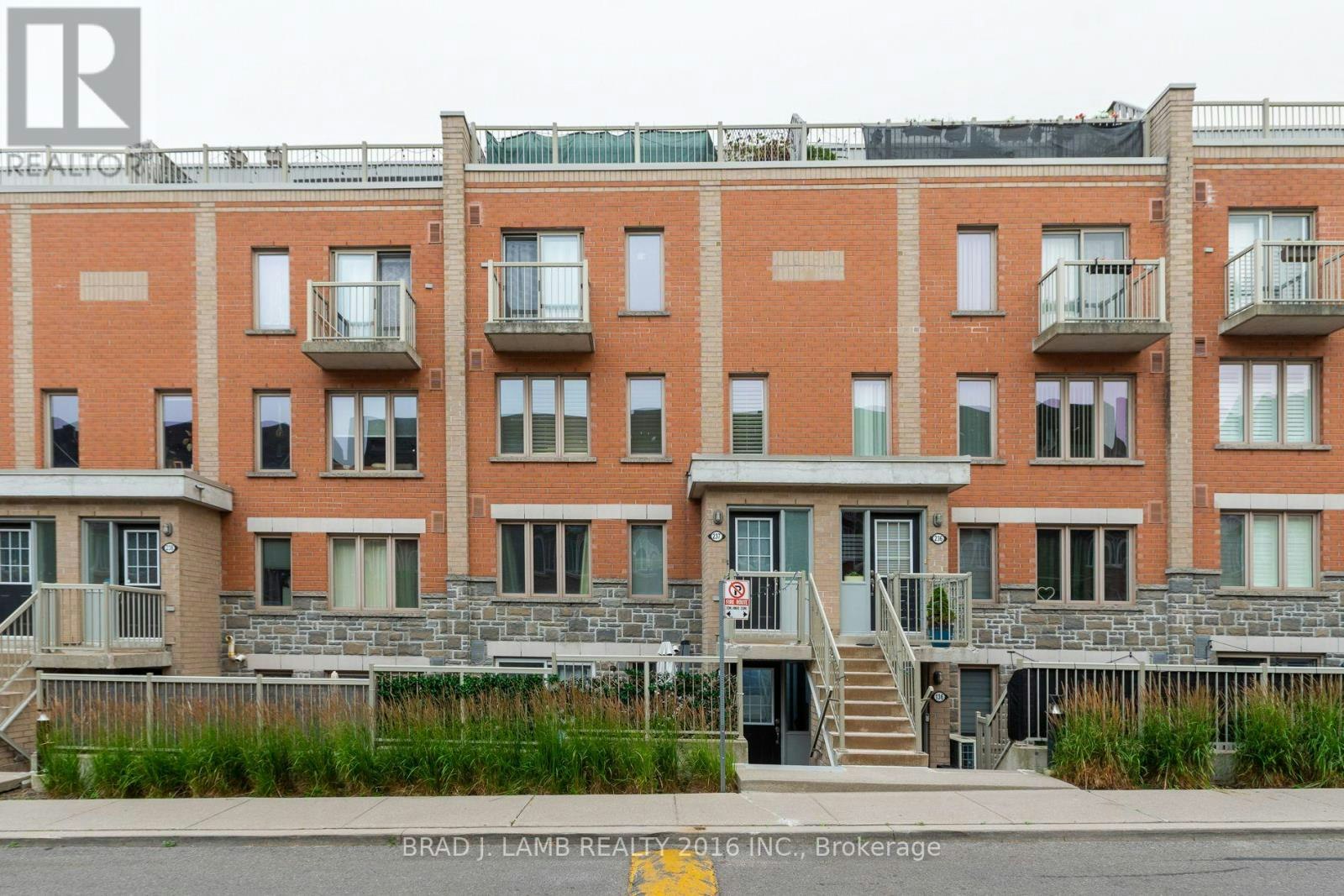 TH 137-25 Turntable Crescent, Toronto, ON, M6H 4K8 - 11