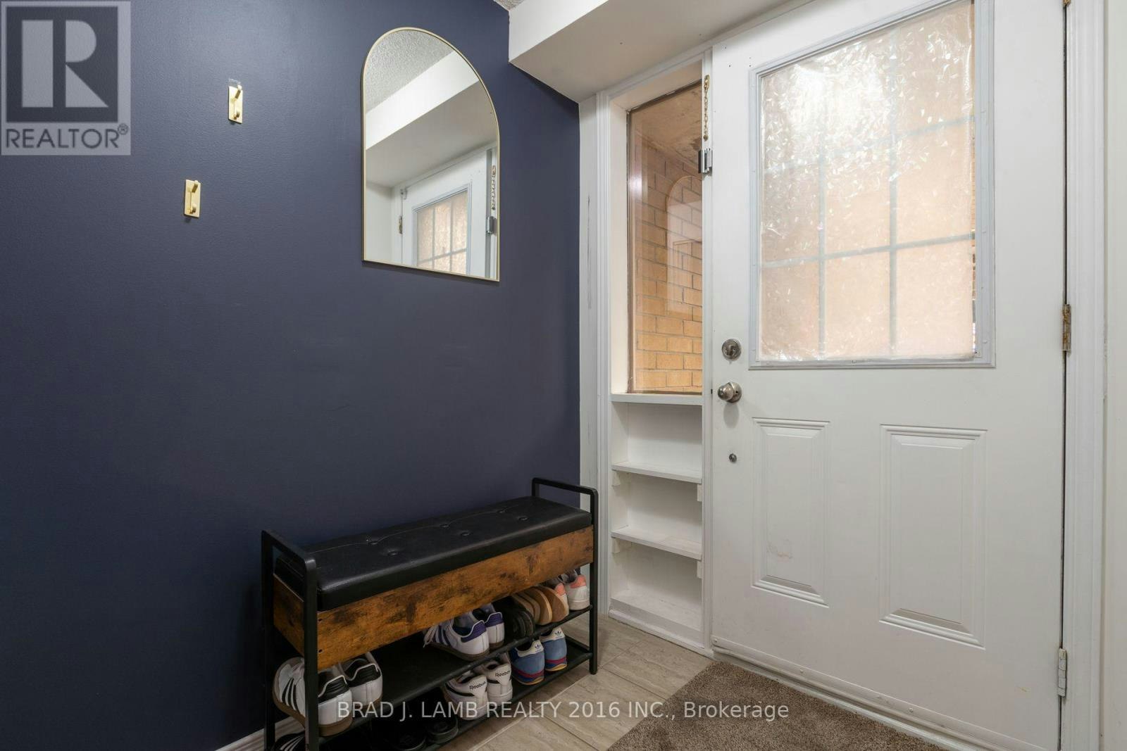 TH 137-25 Turntable Crescent, Toronto, ON, M6H 4K8 - 3