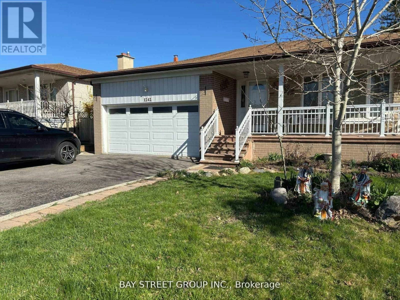 LOWER 1-1242 Mcbride Avenue, Mississauga, ON, L5C 1M8 - 16