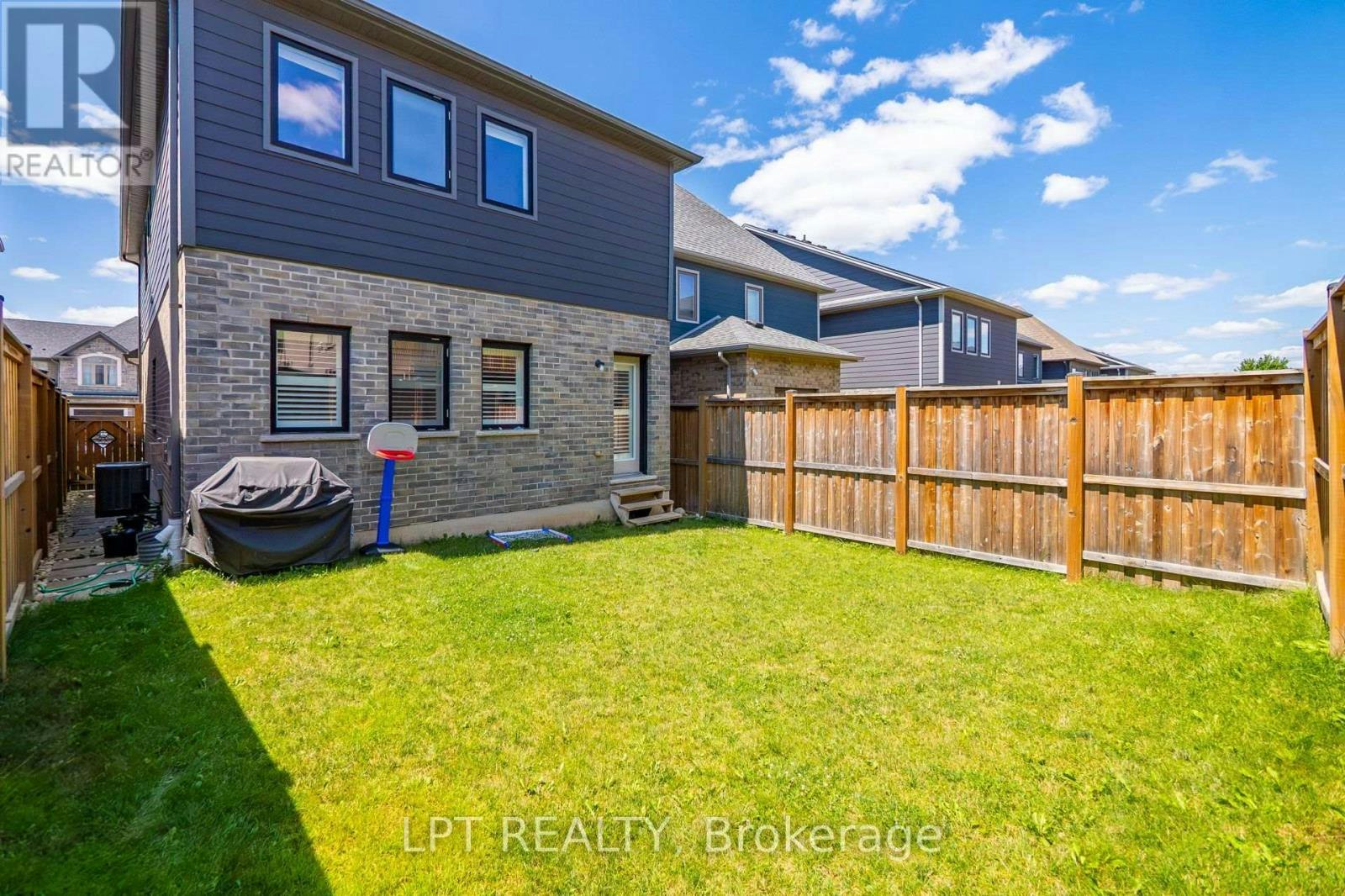 148 Hollybrook Trail S, Kitchener, ON, N2R 0M2 - 48
