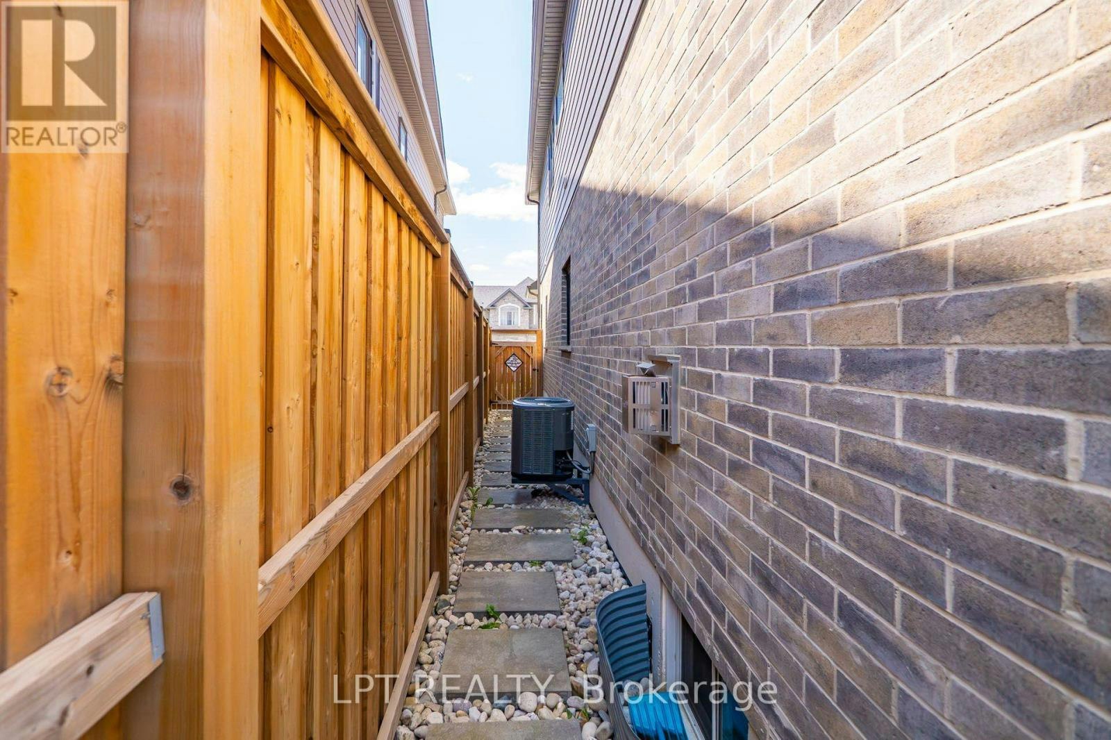 148 Hollybrook Trail S, Kitchener, ON, N2R 0M2 - 45