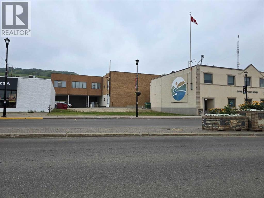 9905 100 Street, Peace River, AB, T8S 1S1
