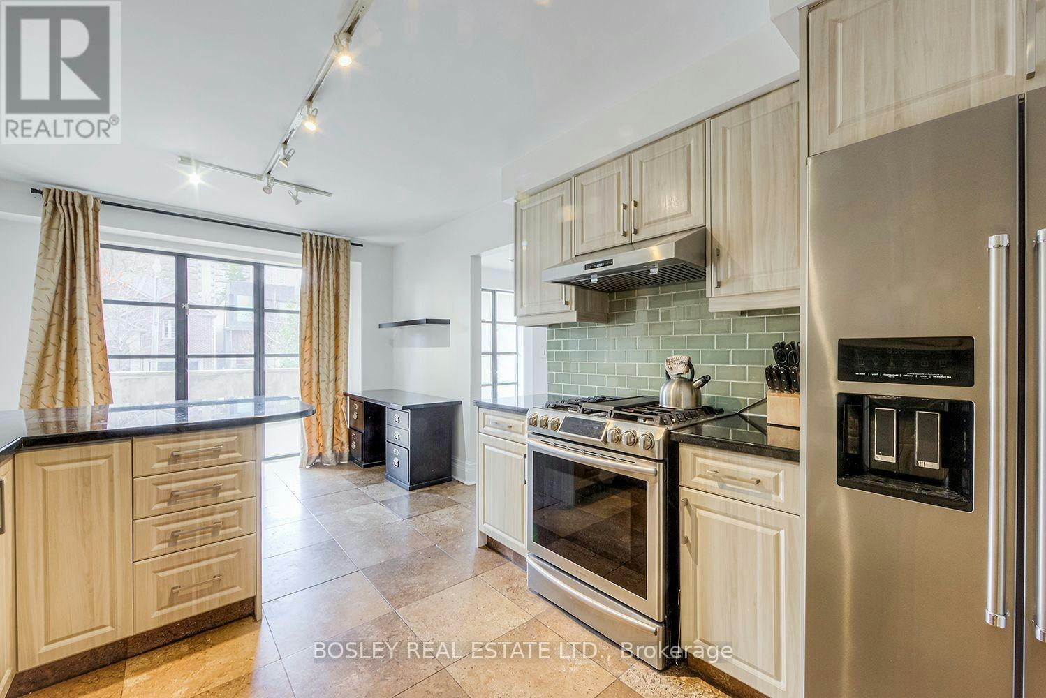 98 Sherwood Avenue, Toronto, ON, M4P 2A7 - 12