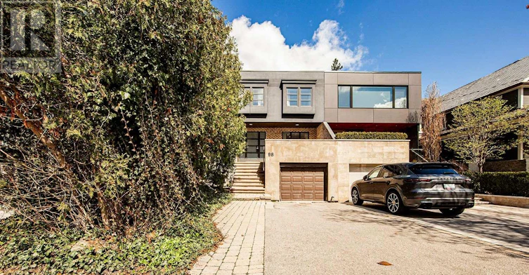 98 Sherwood Avenue, Toronto, ON, M4P 2A7
