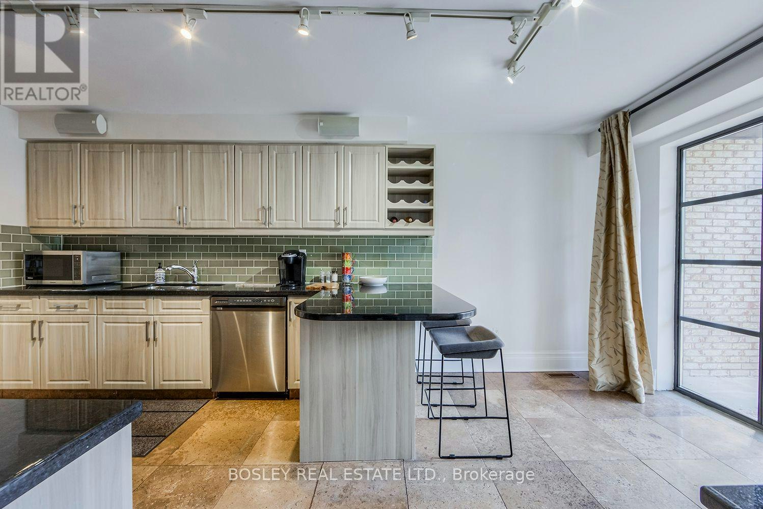 98 Sherwood Avenue, Toronto, ON, M4P 2A7 - 16