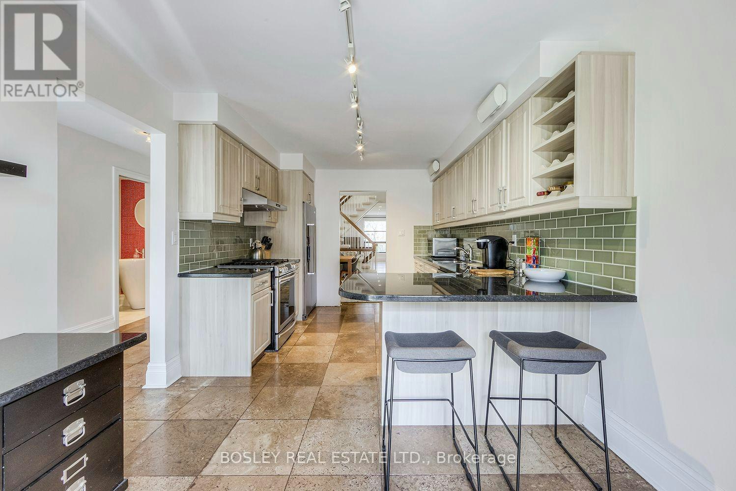98 Sherwood Avenue, Toronto, ON, M4P 2A7 - 14