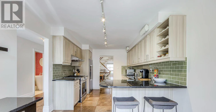 98 Sherwood Avenue, Toronto, ON, M4P 2A7 - 14