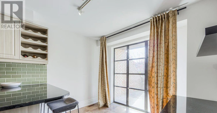 98 Sherwood Avenue, Toronto, ON, M4P 2A7 - 17