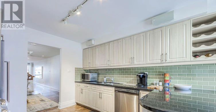 98 Sherwood Avenue, Toronto, ON, M4P 2A7 - 15