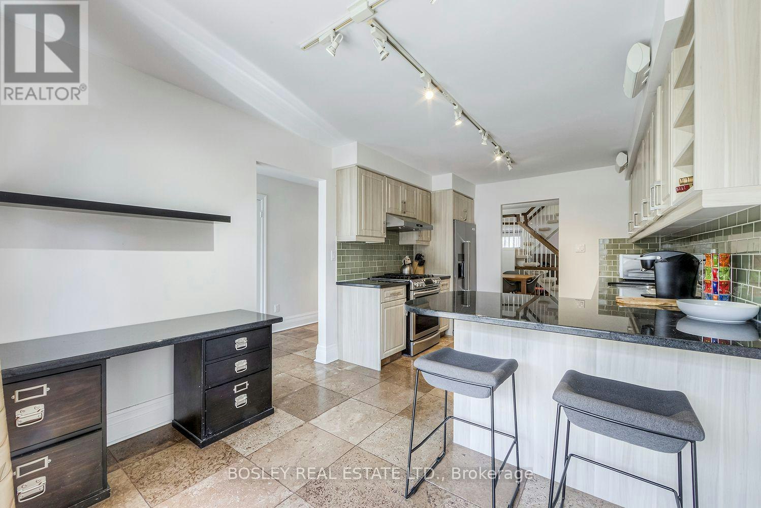 98 Sherwood Avenue, Toronto, ON, M4P 2A7 - 18