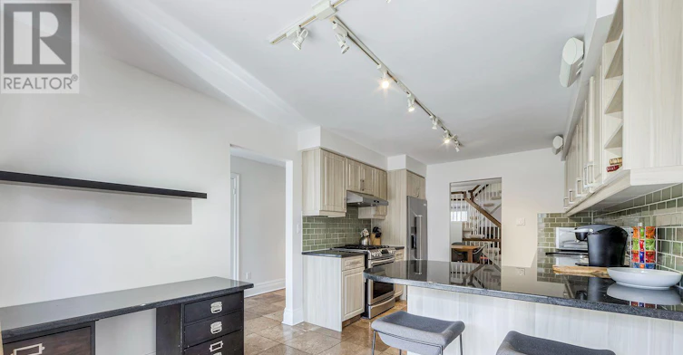 98 Sherwood Avenue, Toronto, ON, M4P 2A7 - 18