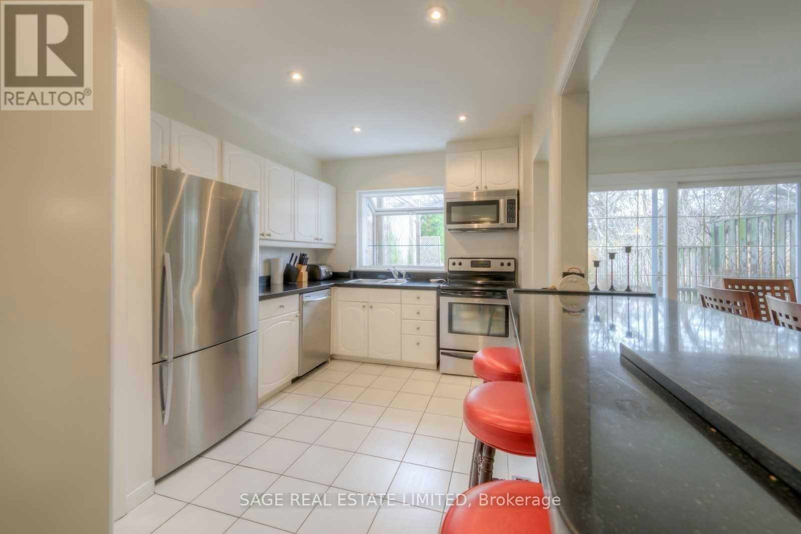 MAIN-230 Balliol Street, Toronto, ON, M4S 1C5 - 5