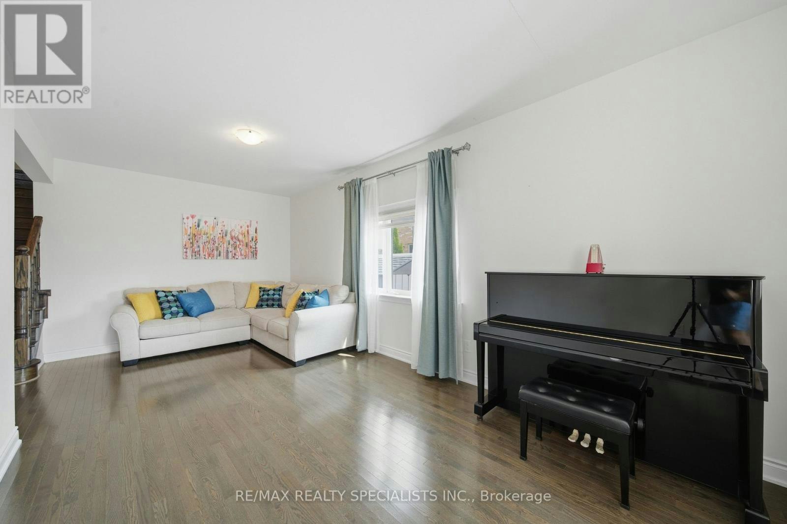 120 Milby Crescent, Bradford West Gwillimbury, ON, L3Z 0X8 - 3