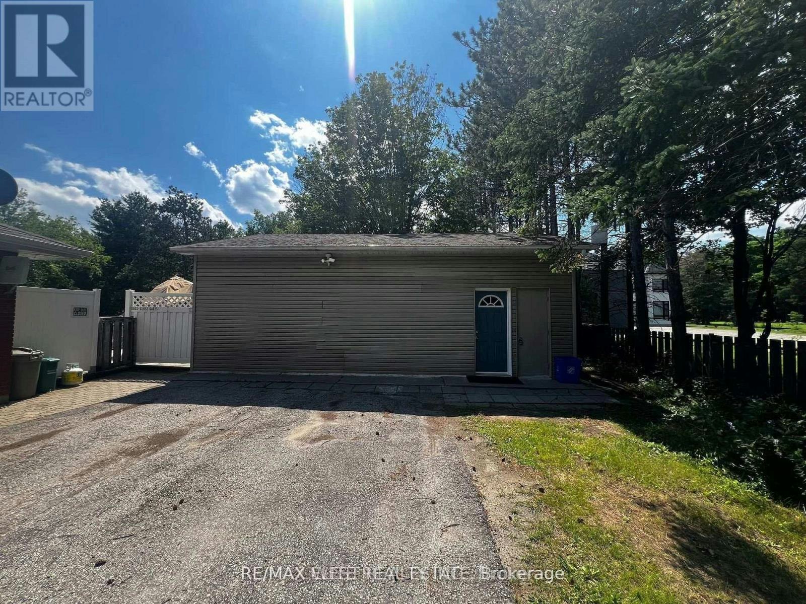 GARAGE-16632 York Durham Line N, Uxbridge, ON, L4A 3L8