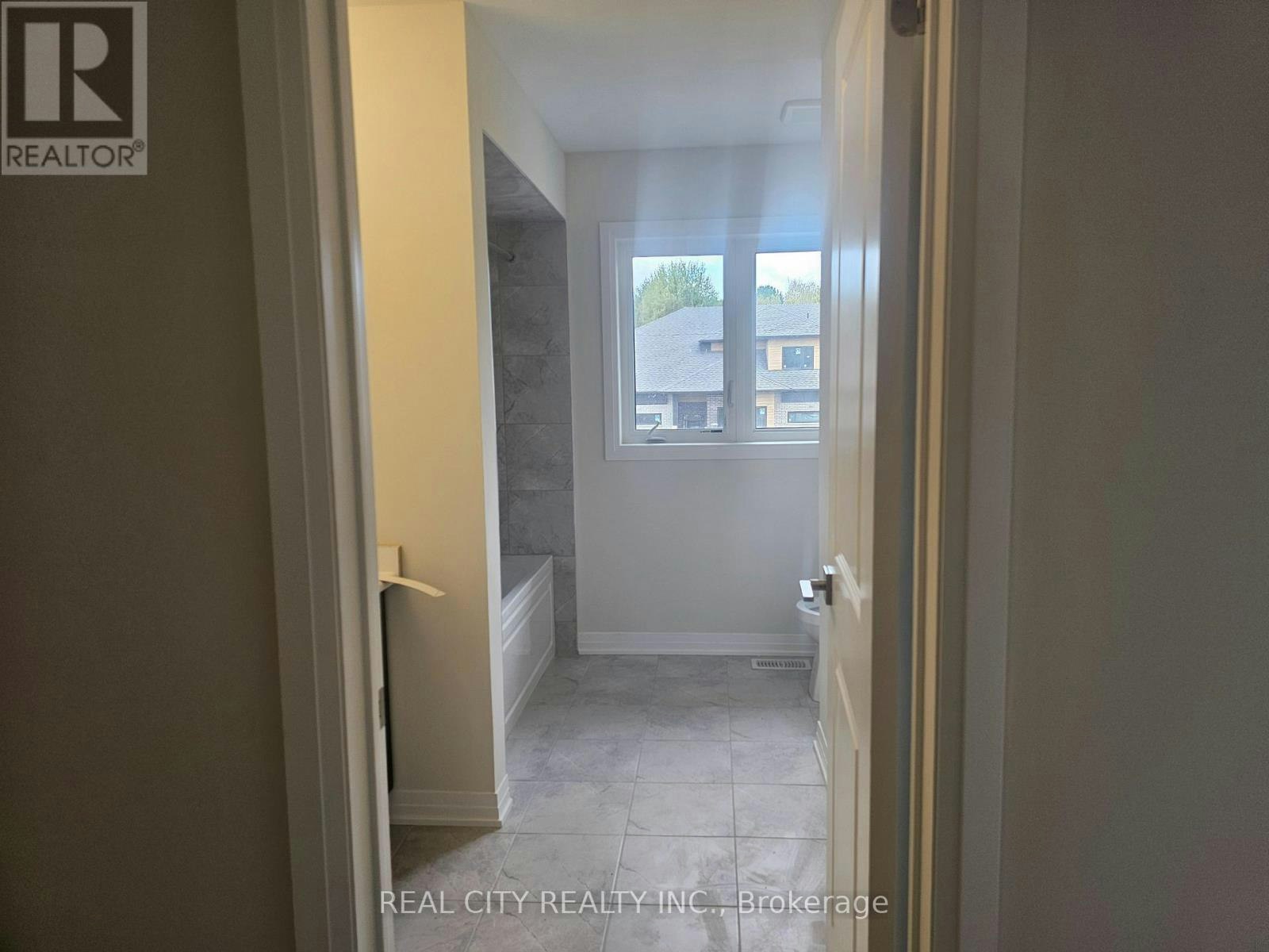 3063 Sandy Acres Avenue, Severn, ON, L3V 6H3 - 33