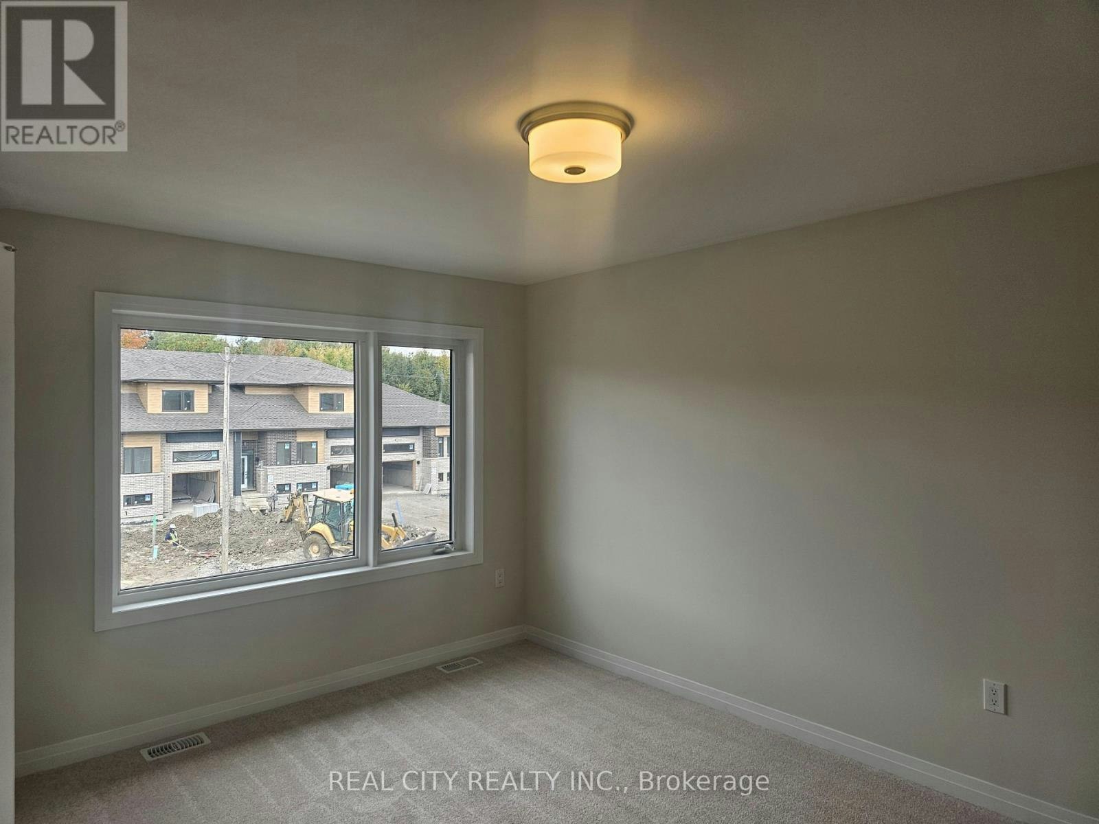 3063 Sandy Acres Avenue, Severn, ON, L3V 6H3 - 13