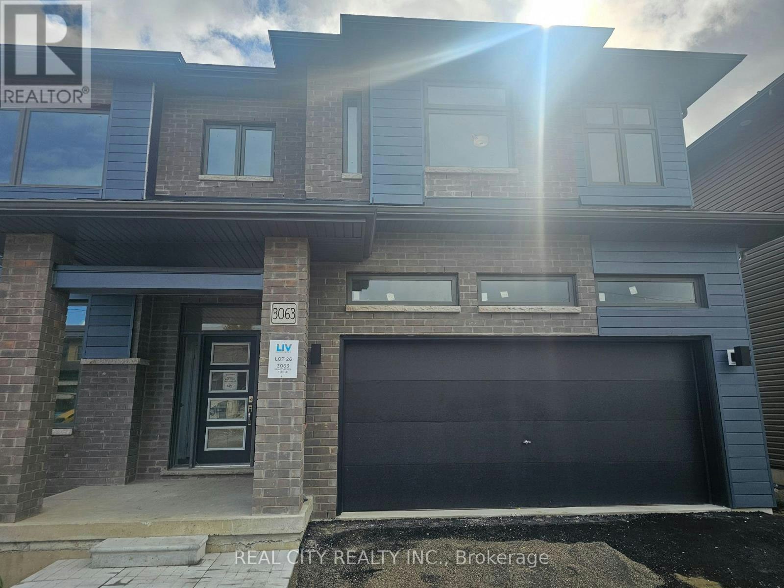 3063 Sandy Acres Avenue, Severn, ON, L3V 6H3