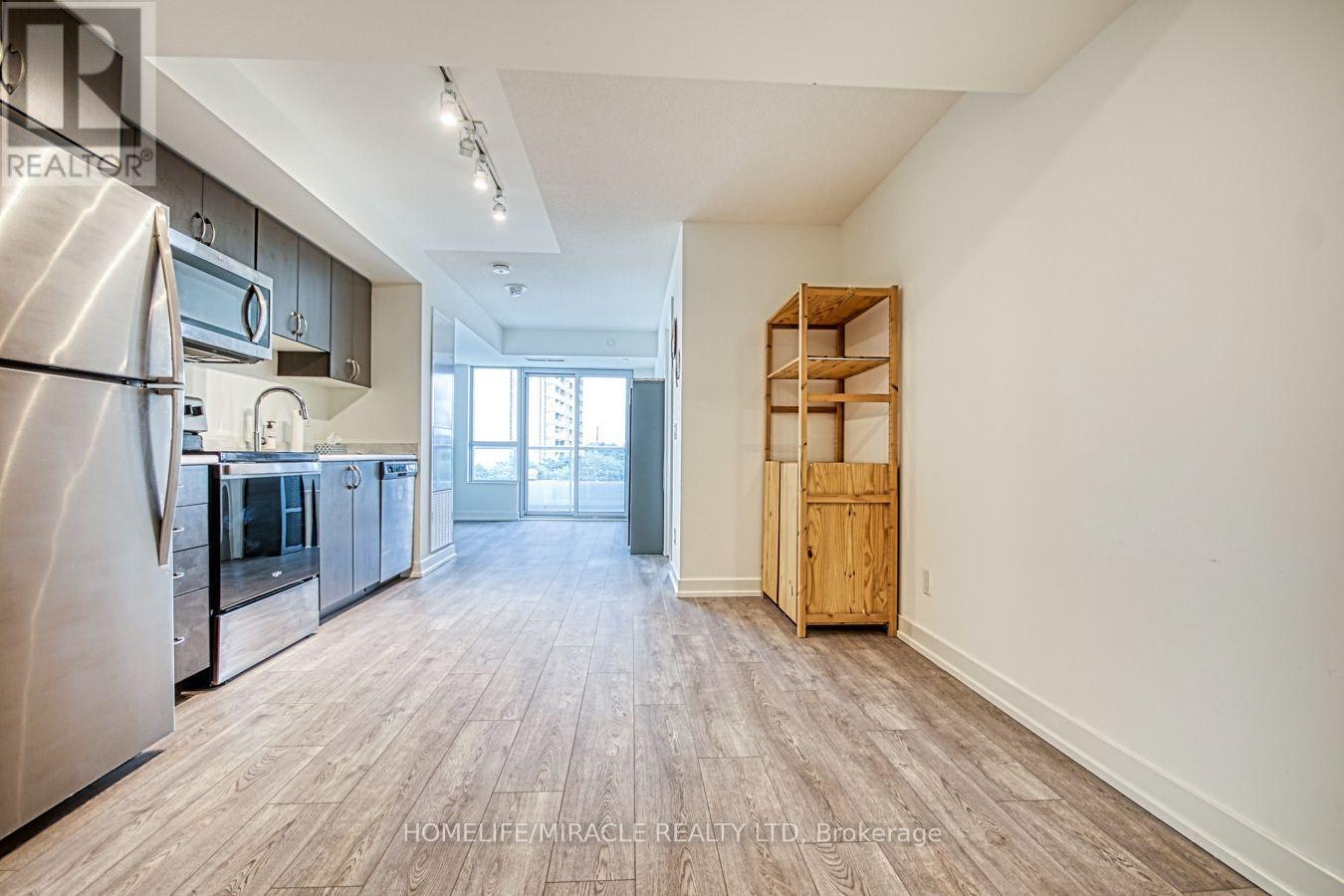 402-10 Wilby Crescent, Toronto, ON, M9N 1E6