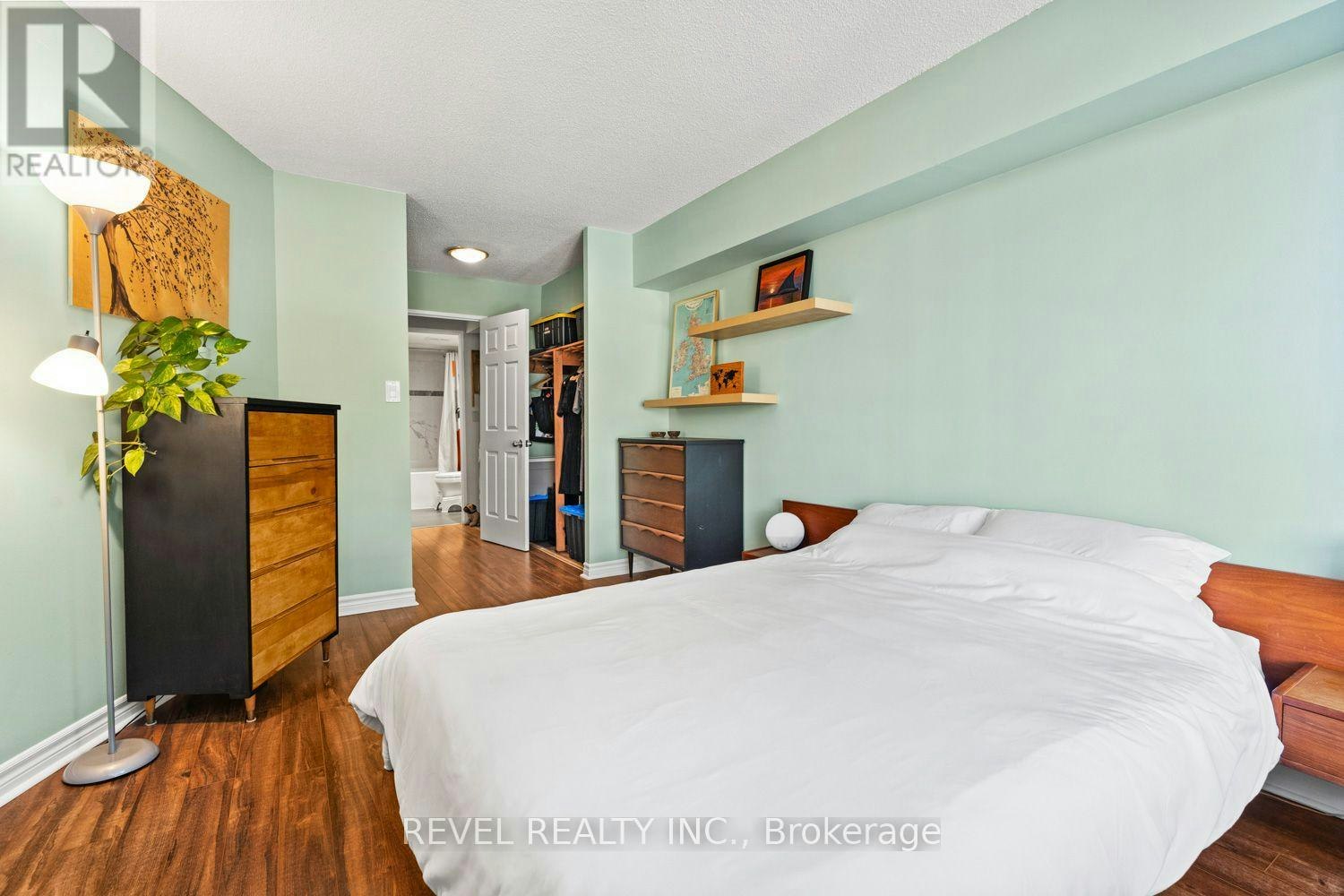 302-20 Southport Street, Toronto, ON, M6S 4Y8 - 22