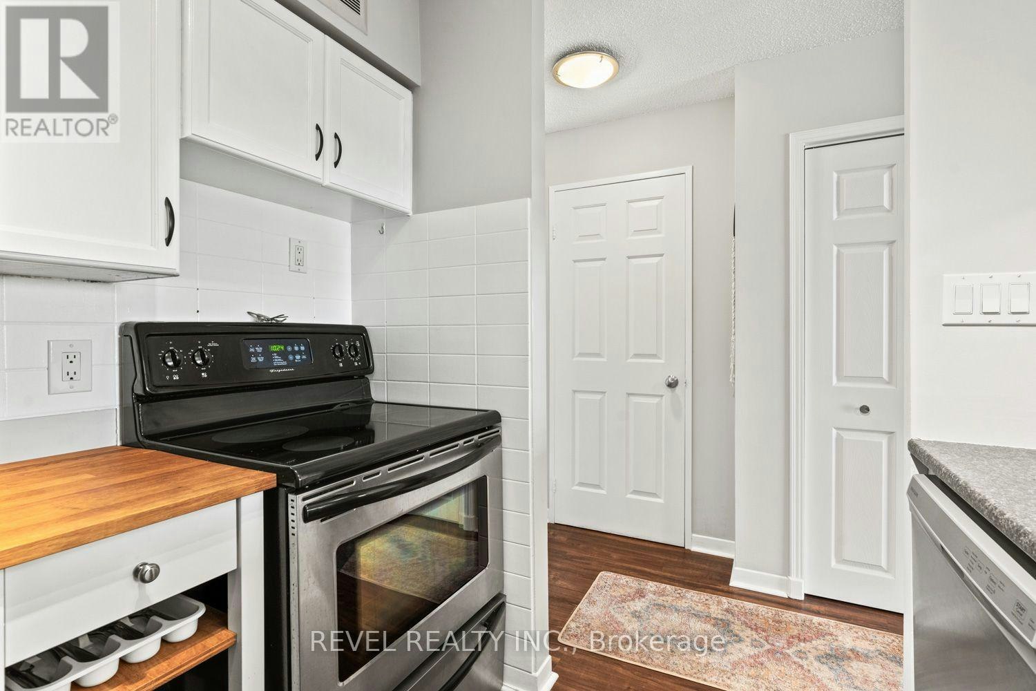 302-20 Southport Street, Toronto, ON, M6S 4Y8 - 19