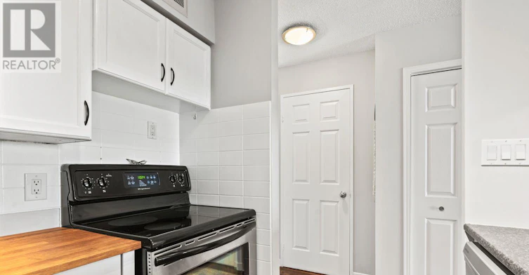 302-20 Southport Street, Toronto, ON, M6S 4Y8 - 19