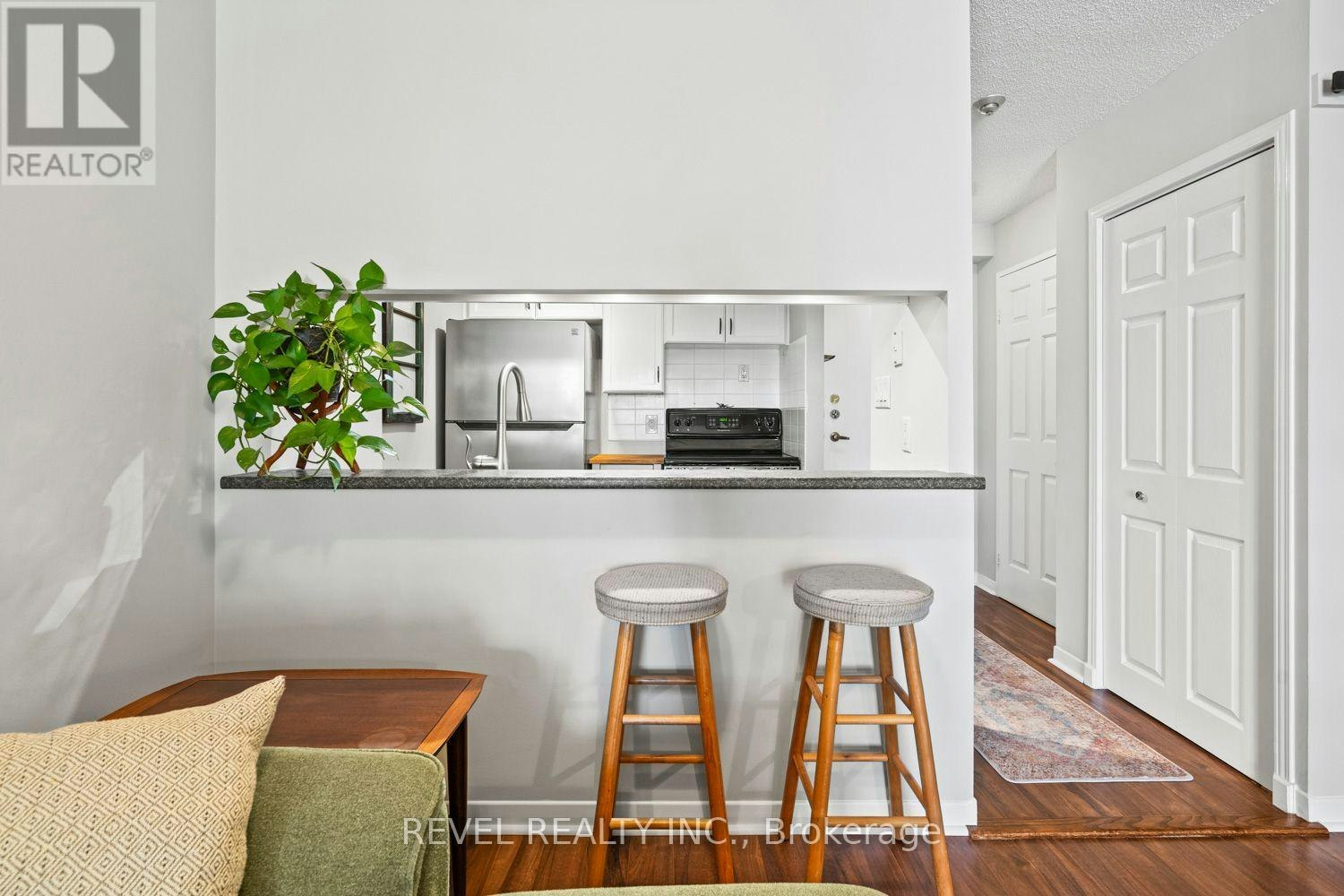 302-20 Southport Street, Toronto, ON, M6S 4Y8 - 15