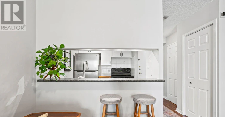 302-20 Southport Street, Toronto, ON, M6S 4Y8 - 15