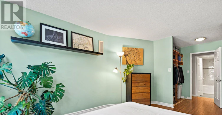 302-20 Southport Street, Toronto, ON, M6S 4Y8 - 23
