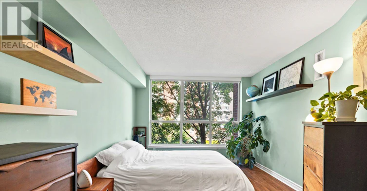 302-20 Southport Street, Toronto, ON, M6S 4Y8 - 20