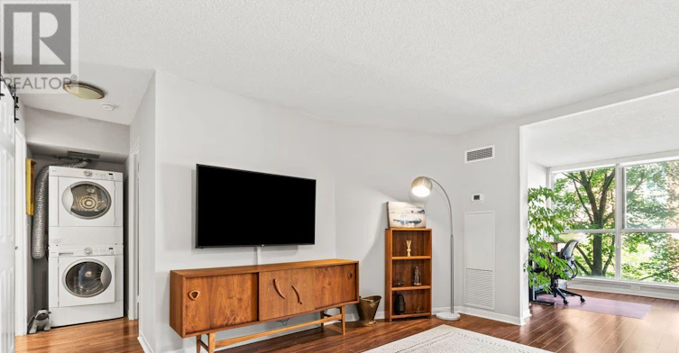 302-20 Southport Street, Toronto, ON, M6S 4Y8 - 7