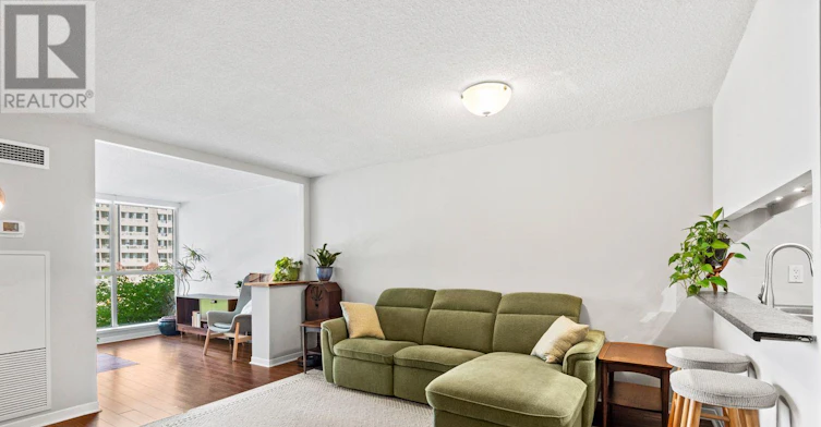 302-20 Southport Street, Toronto, ON, M6S 4Y8 - 3