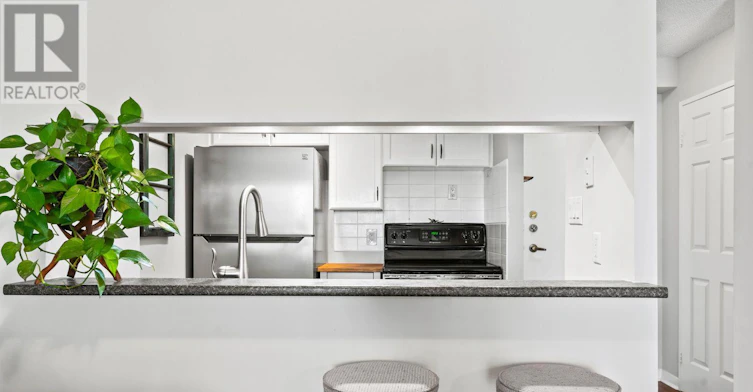 302-20 Southport Street, Toronto, ON, M6S 4Y8 - 14