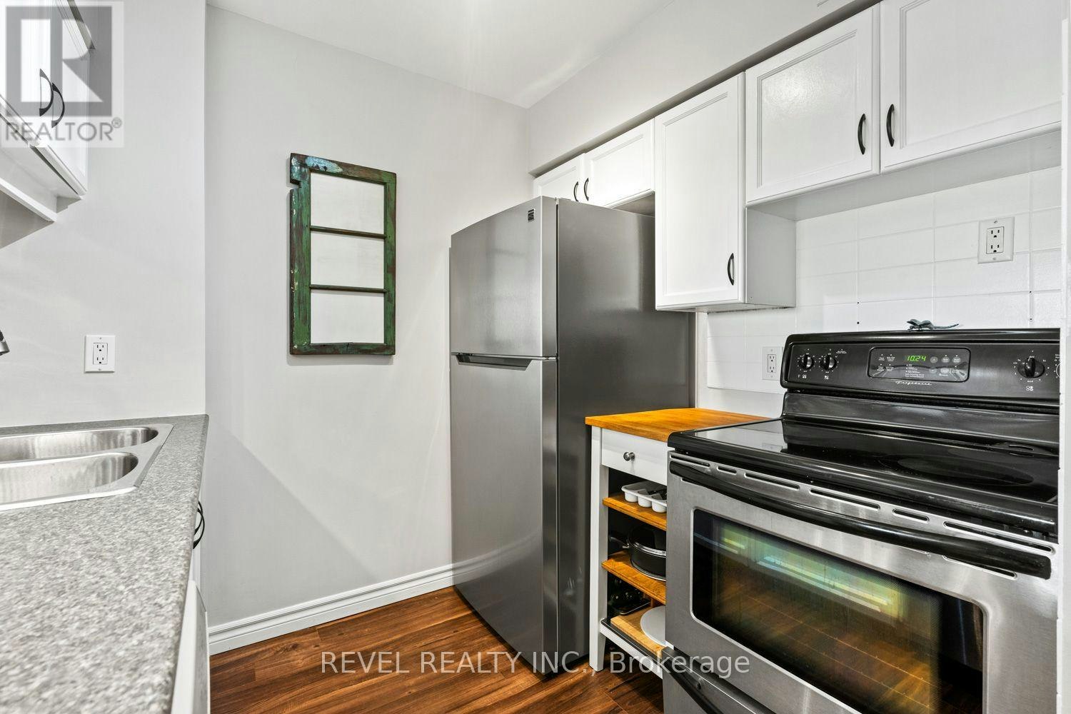 302-20 Southport Street, Toronto, ON, M6S 4Y8 - 17