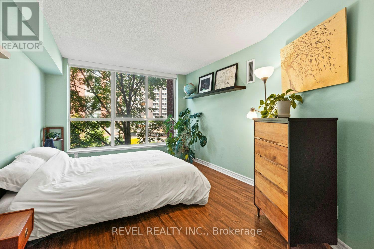 302-20 Southport Street, Toronto, ON, M6S 4Y8 - 21