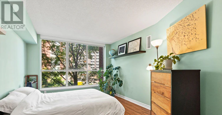 302-20 Southport Street, Toronto, ON, M6S 4Y8 - 21