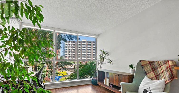 302-20 Southport Street, Toronto, ON, M6S 4Y8 - 9