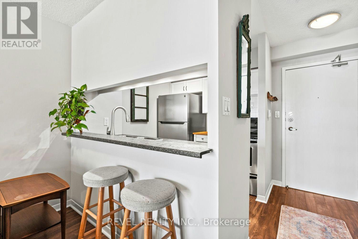 302-20 Southport Street, Toronto, ON, M6S 4Y8 - 13