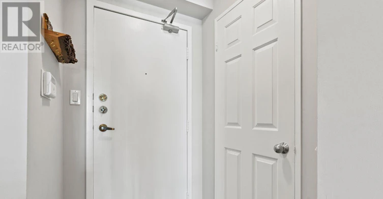 302-20 Southport Street, Toronto, ON, M6S 4Y8 - 30