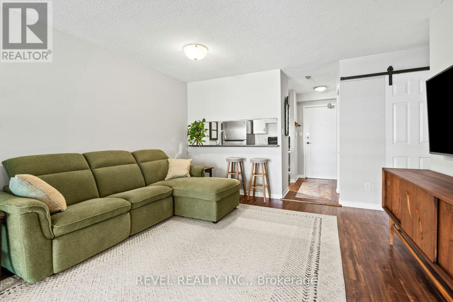 302-20 Southport Street, Toronto, ON, M6S 4Y8 - 4