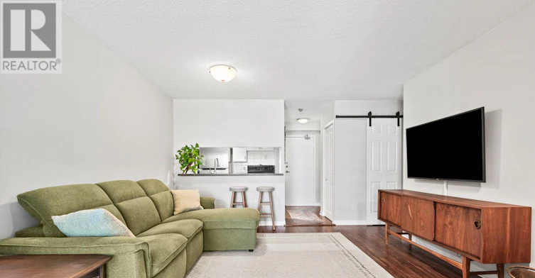 302-20 Southport Street, Toronto, ON, M6S 4Y8 - 6