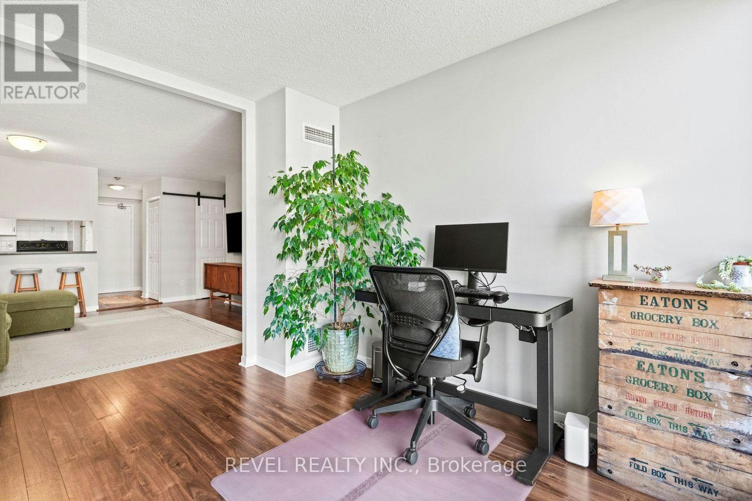 302-20 Southport Street, Toronto, ON, M6S 4Y8 - 10