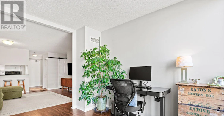 302-20 Southport Street, Toronto, ON, M6S 4Y8 - 10