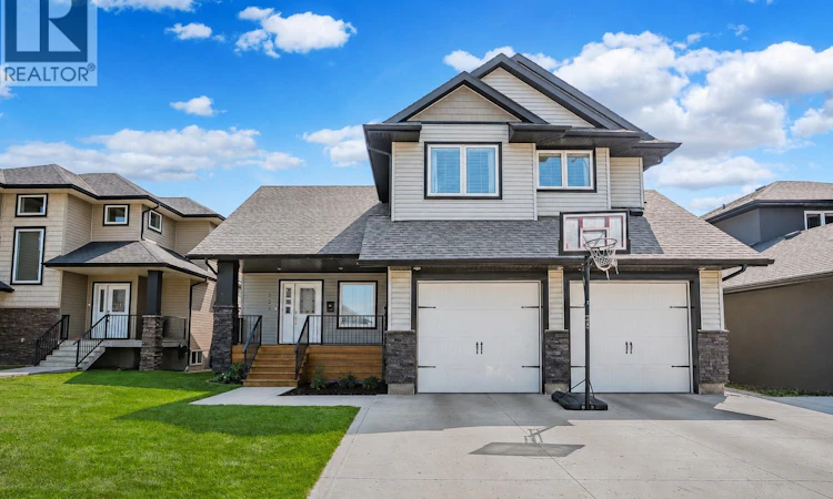 523 Redwood Crescent
