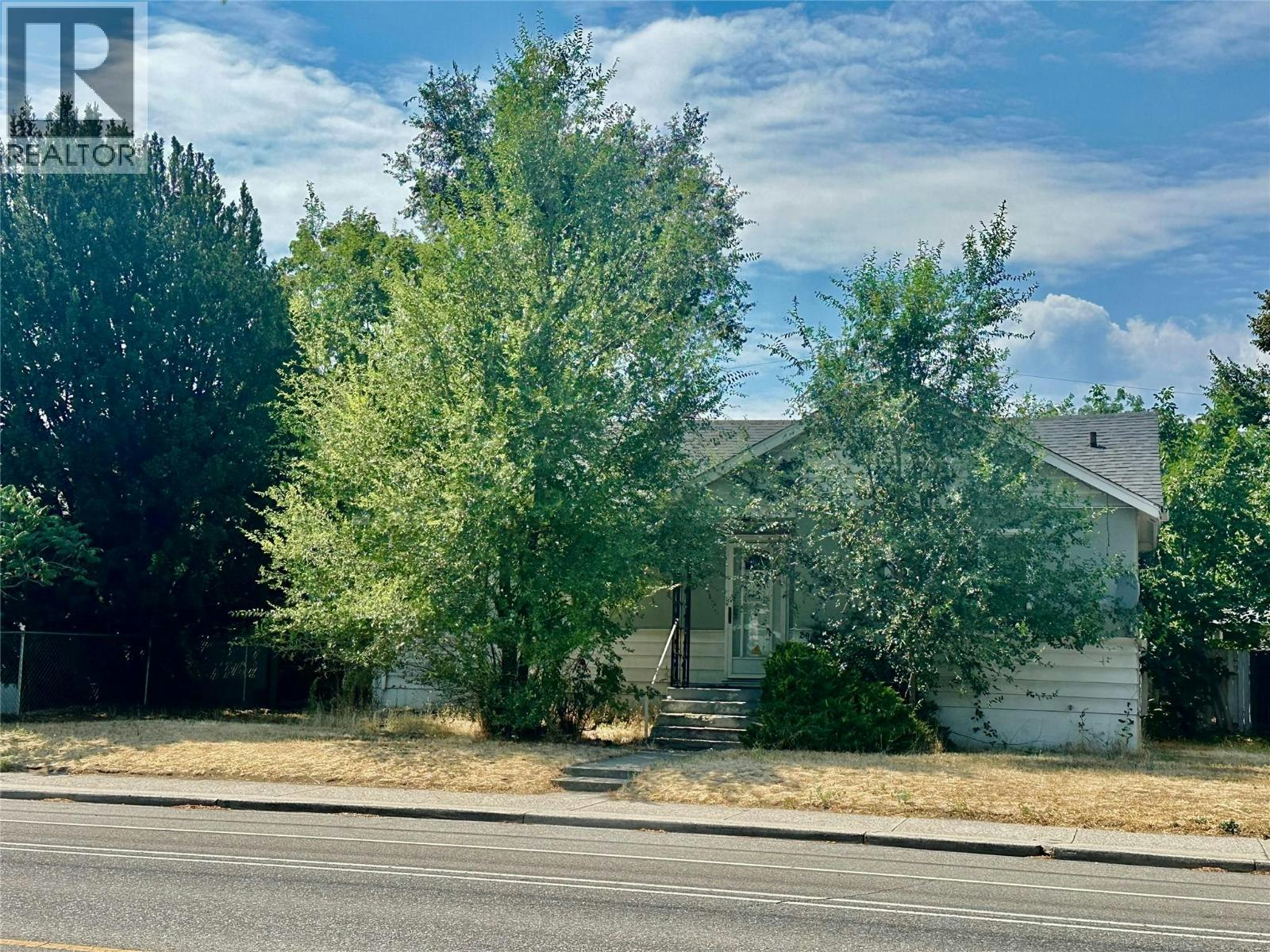 2038 Richter Street, Kelowna, BC, V1Y 2N5