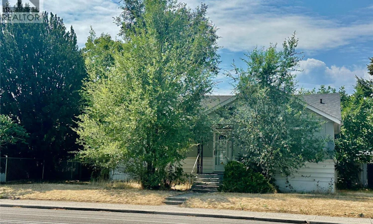 2038 Richter Street