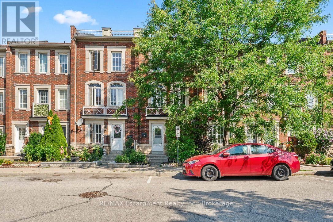 8 Jim Baird Mews, Toronto, ON, M3L 0C6