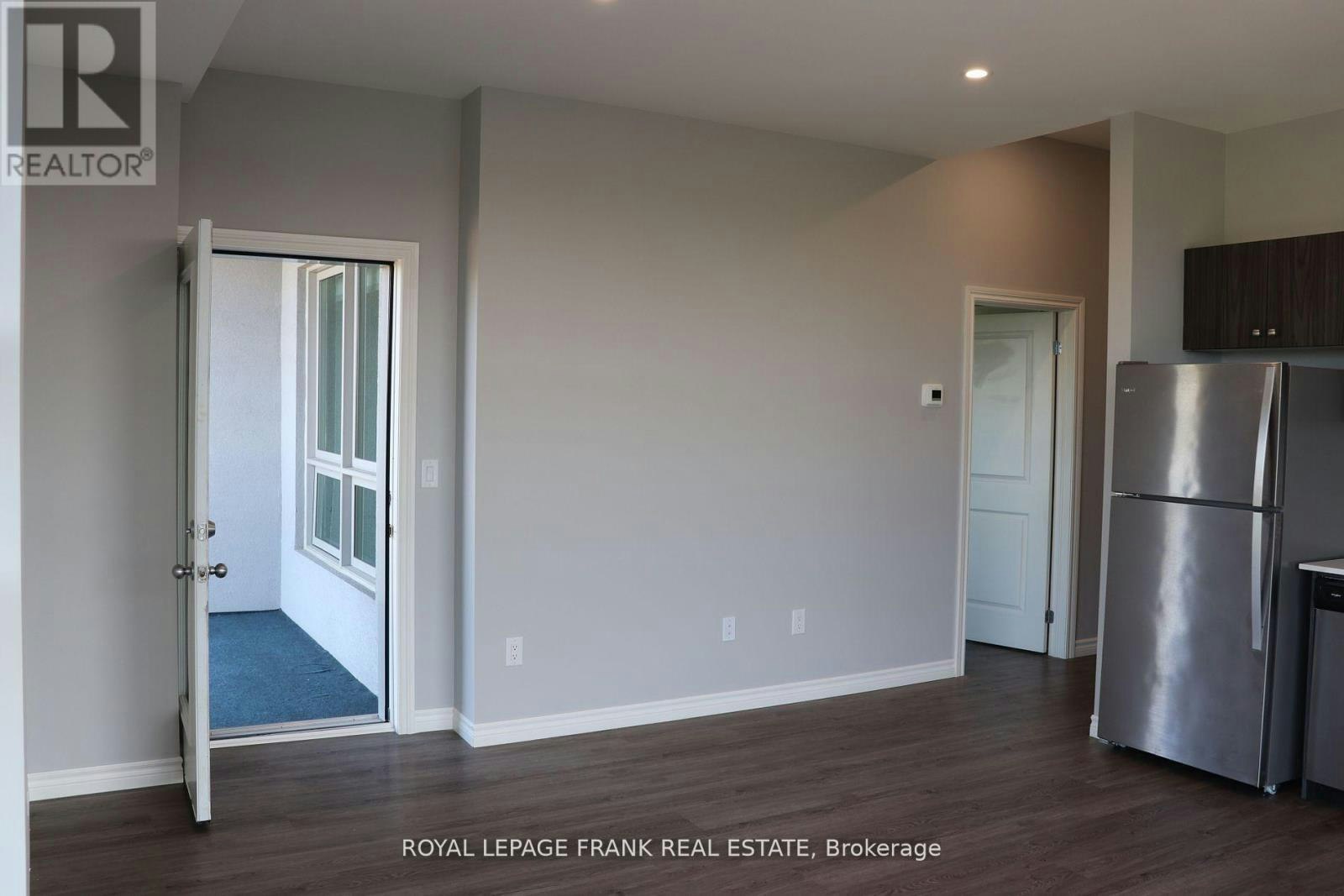 413-513 Dundas Street E, Whitby, ON, L1N 0N4 - 5