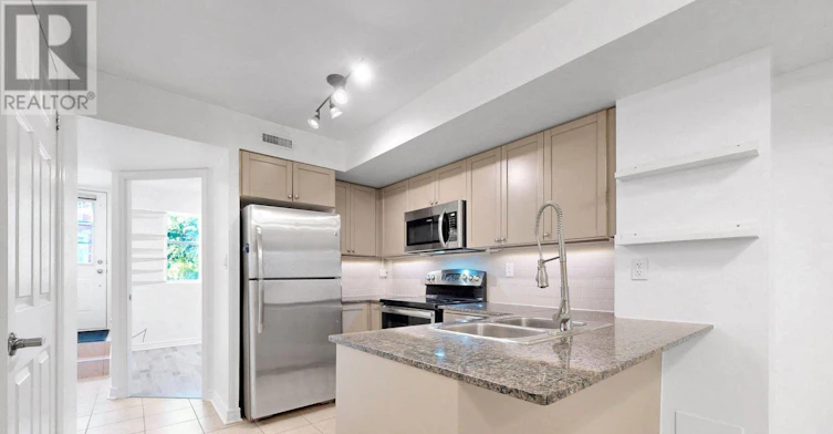 140-21 Ruttan Street, Toronto, ON, M6P 0A1 - 19