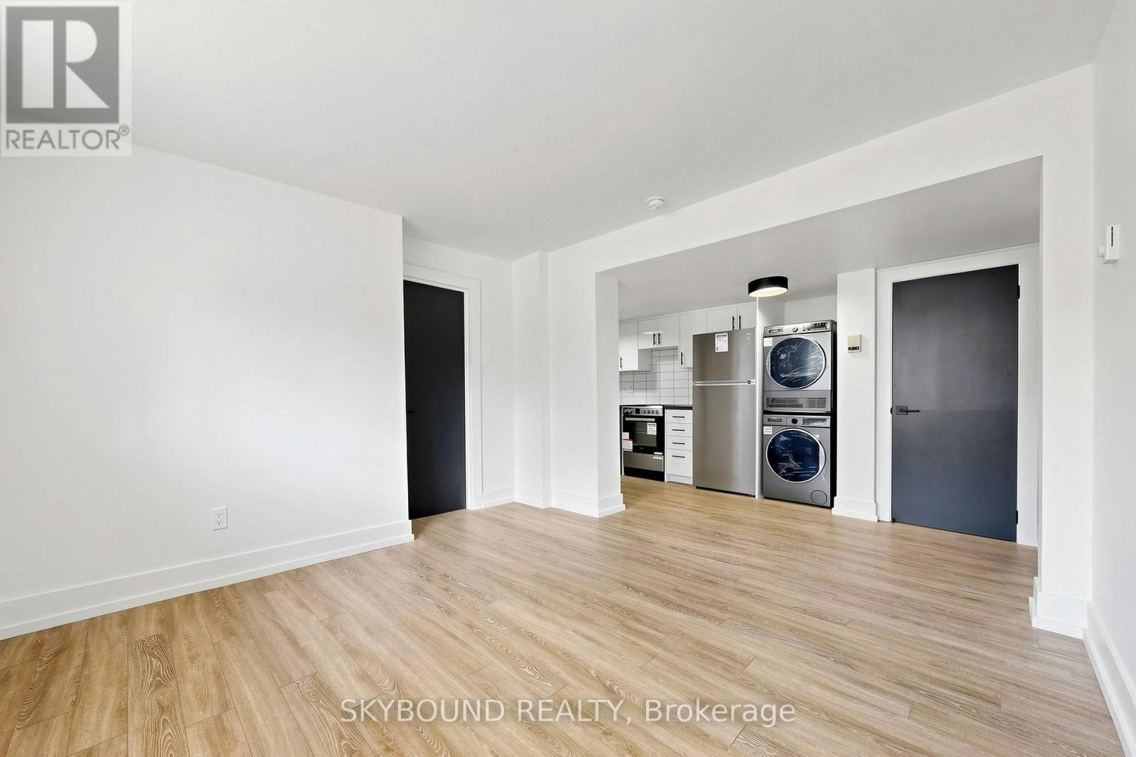 B-139 Wineva Avenue, Toronto, ON, M4E 2T3 - 6
